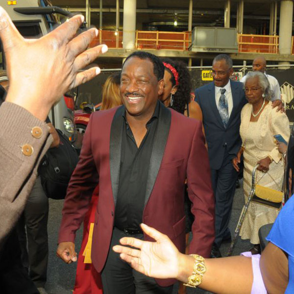 Donnie arrives at Warner Theater for 40th Anniversary Celebration.